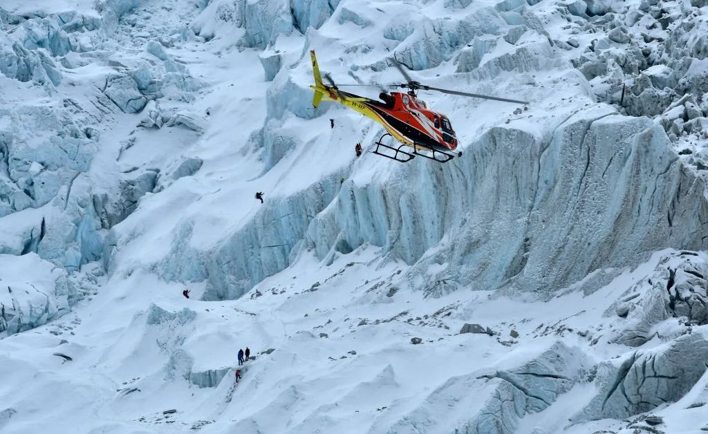 6 Killed After Helicopter Carrying Tourists Crashes Near Mount Everest