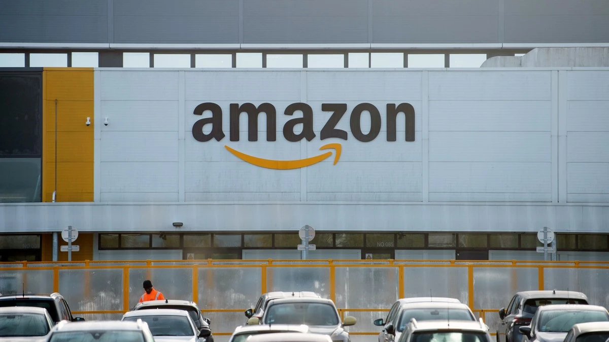 Amazon Says It Doesn't 'Employ' Drivers, But Records Show It Hired Firms to Prevent Them From Unionizing