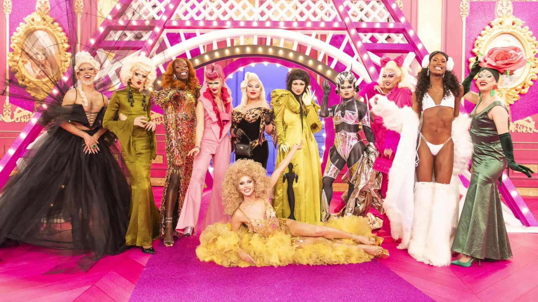 « J’ai pris des coups » : Kitty Space, candidate emblématique de Drag Race France, victime d’une agression homophobe