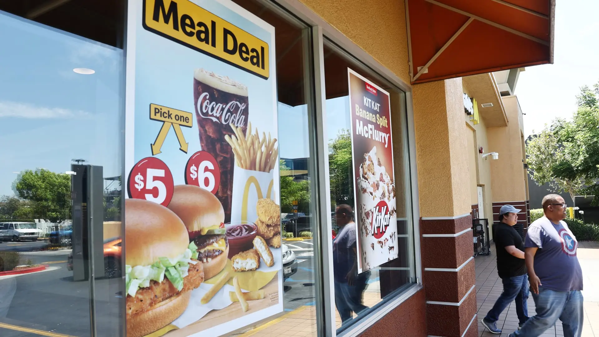 Fast-food chains battle for low-income diners with summer value meals