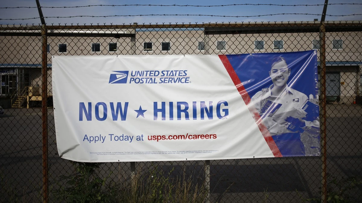 45,000 USPS Workers Aren't Getting Paid This Week Amidst Union Decertification Push