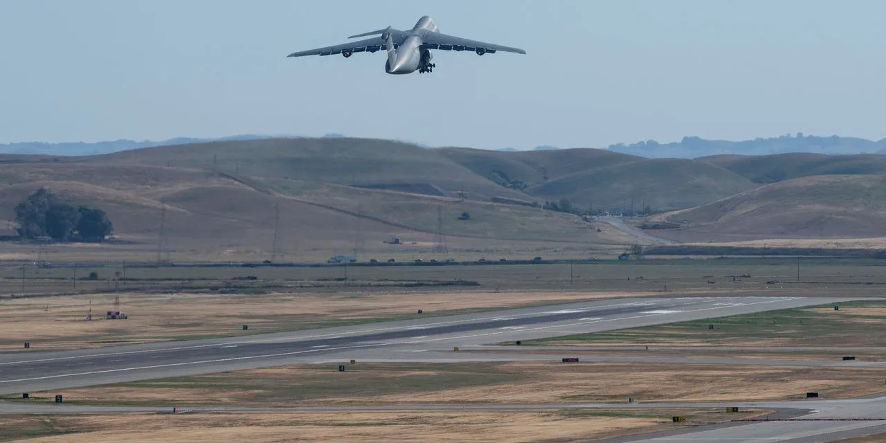 Tech Leaders Emerge Behind Plan to Build New City Near California Air Base