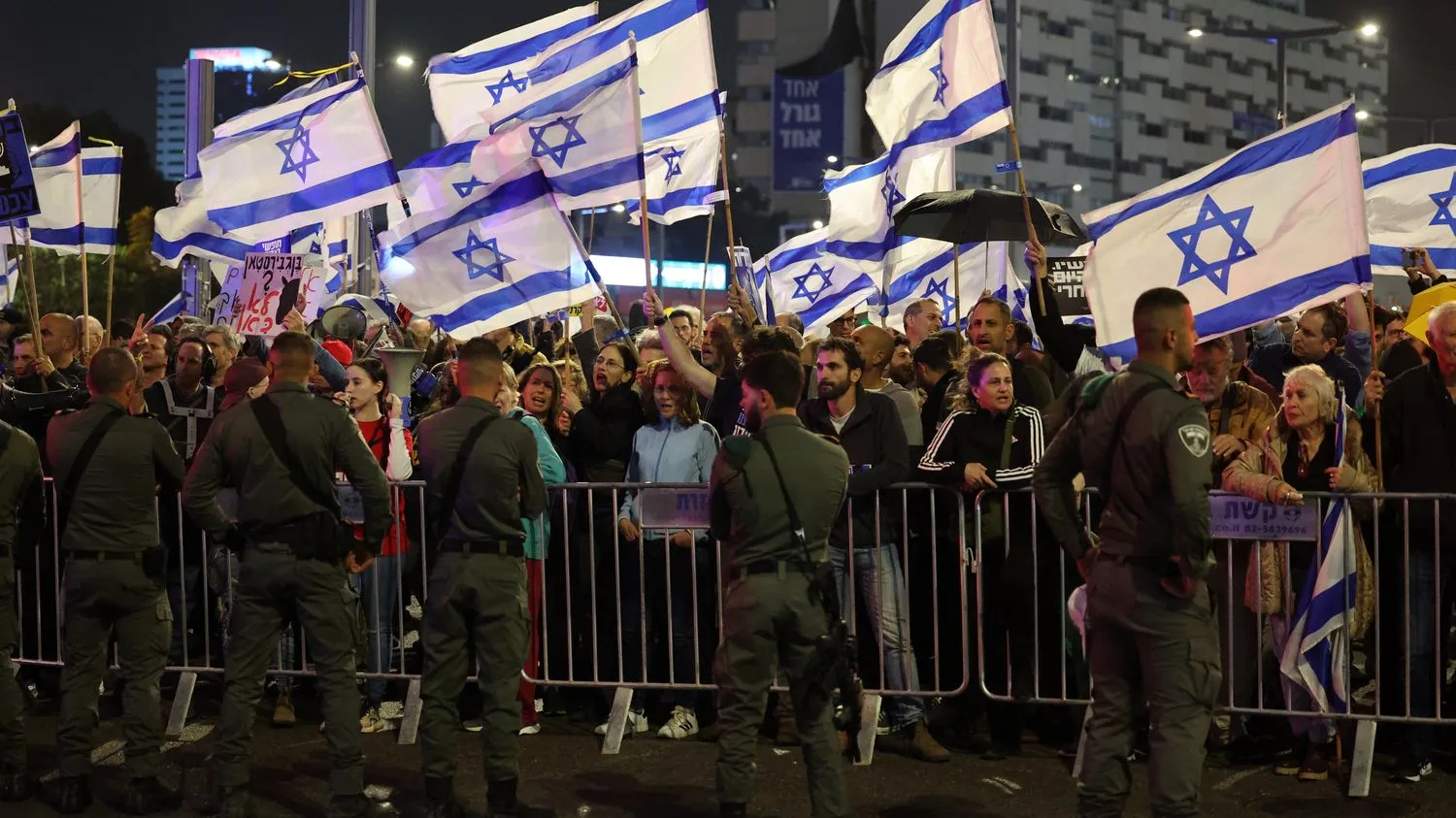 REPORTAGE. "Trop c’est trop" : en Israël, des milliers de manifestants réclament des élections anticipées