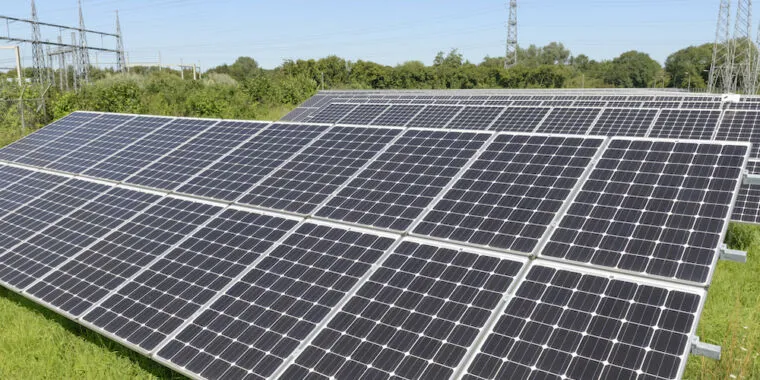 Actively exploited vulnerability threatens hundreds of solar power stations