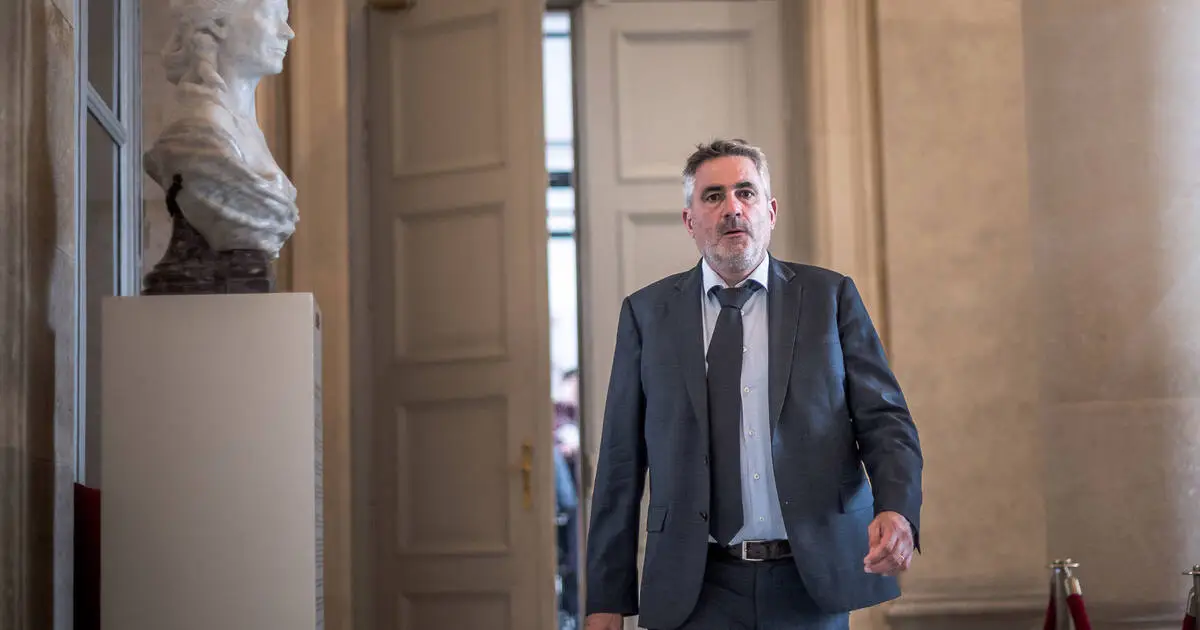 Un député RN demande à une députée EPR de lui masser le sexe en échange de son vote