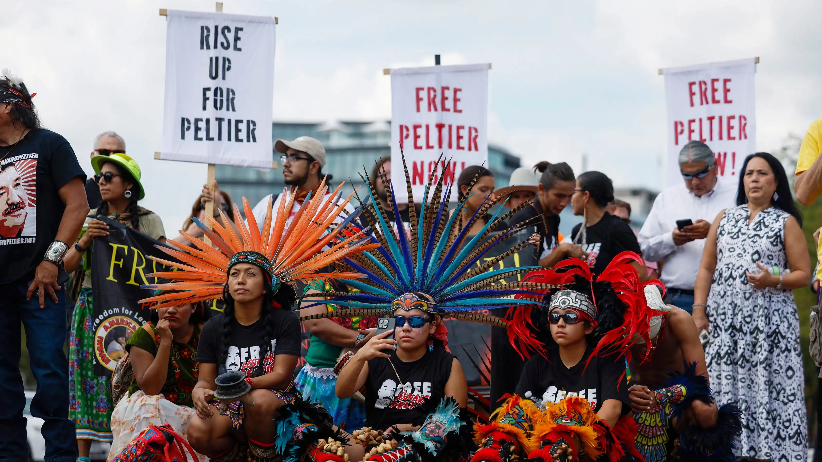 Indigenous activist Leonard Peltier loses his bid for parole in 1975 FBI killings