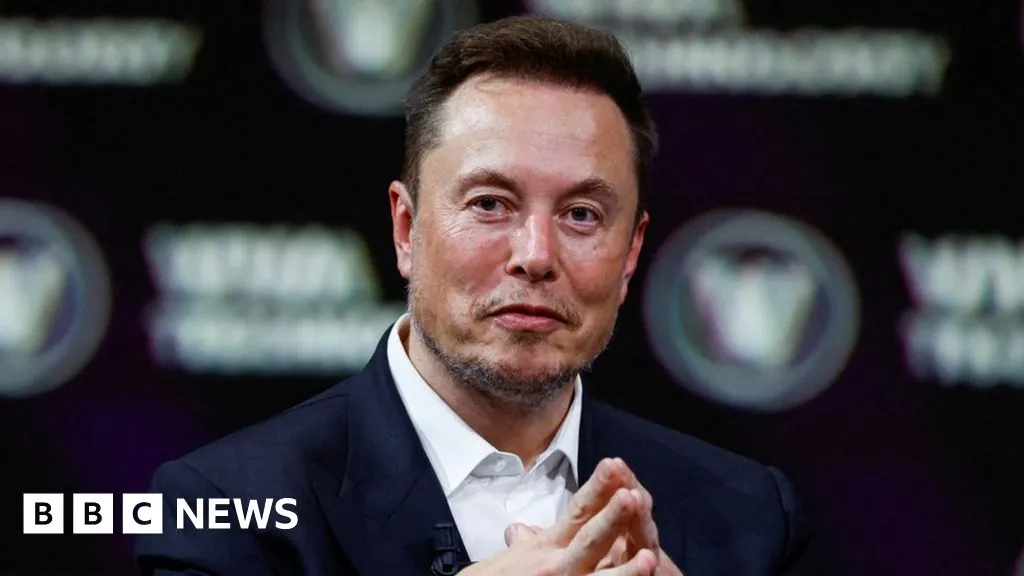 Elon Musk: Australia threatens to fine Twitter over online hate