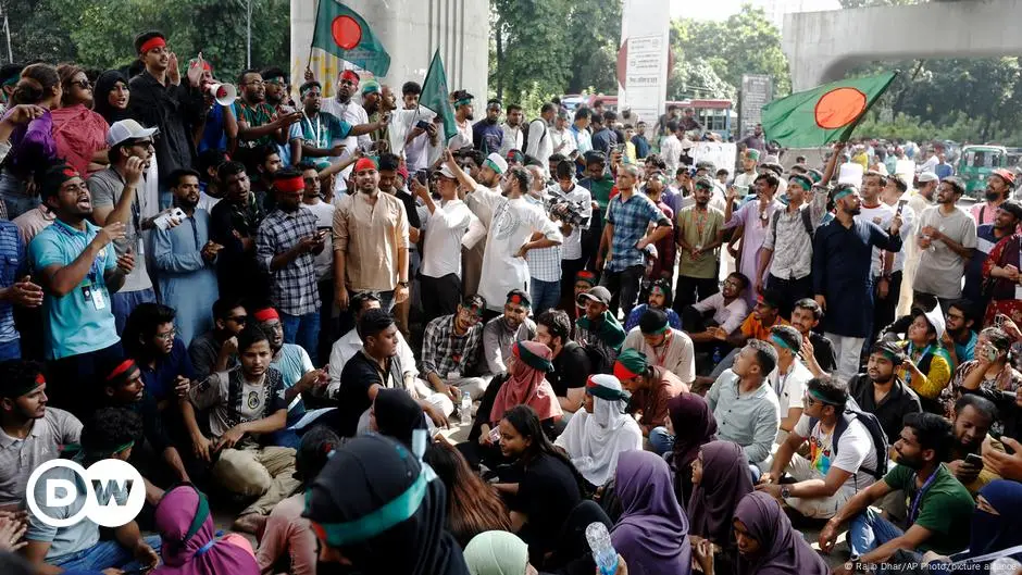 Bangladesh chief justice steps down amid demonstrations – DW – 08/10/2024