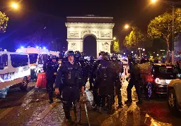 Protestos em Paris: vaquinha para policial ultrapassa arrecadação de campanha para família de jovem morto