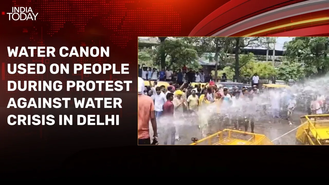 Video: Water cannon used on people protesting against Delhi water crisis