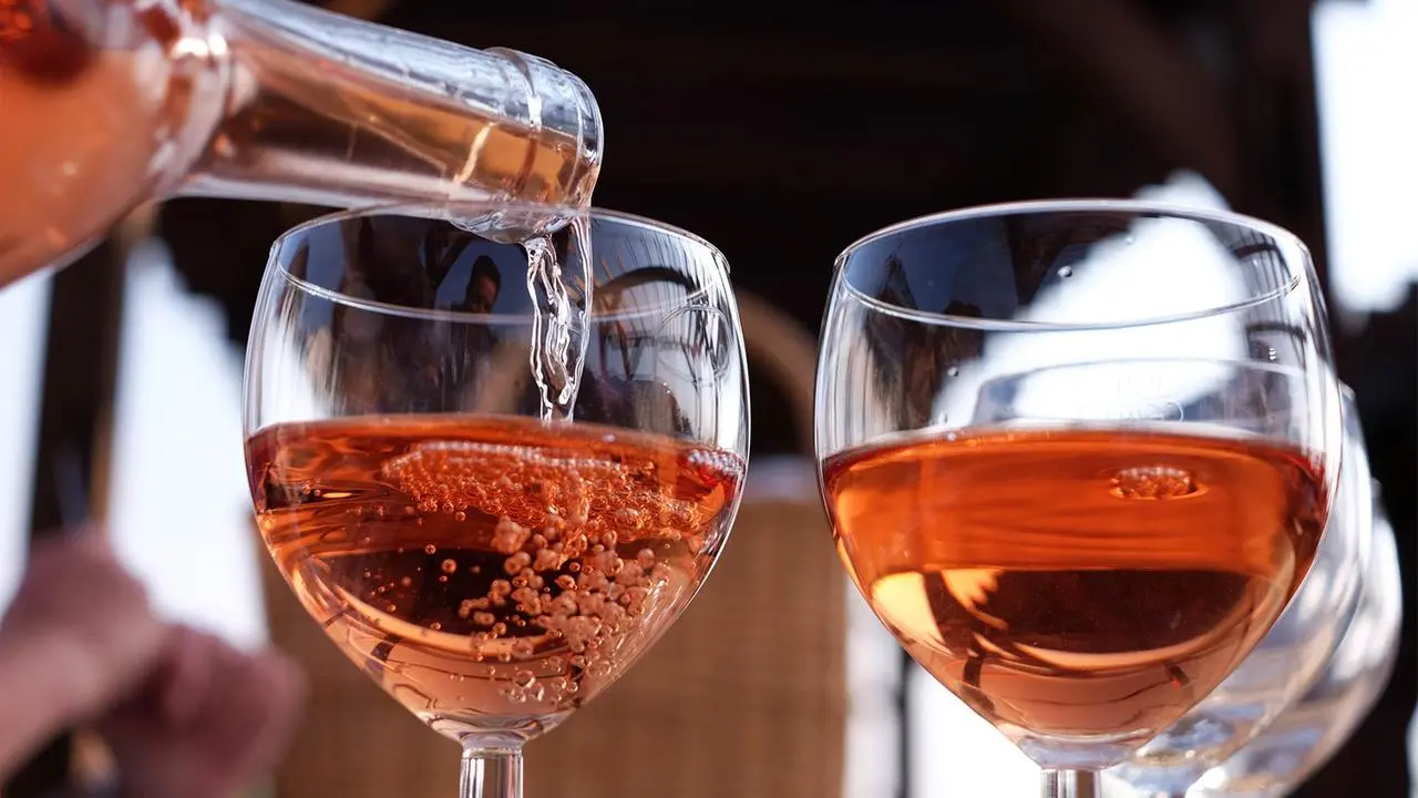 Deutsche trinken weniger Rot- und mehr Roséwein