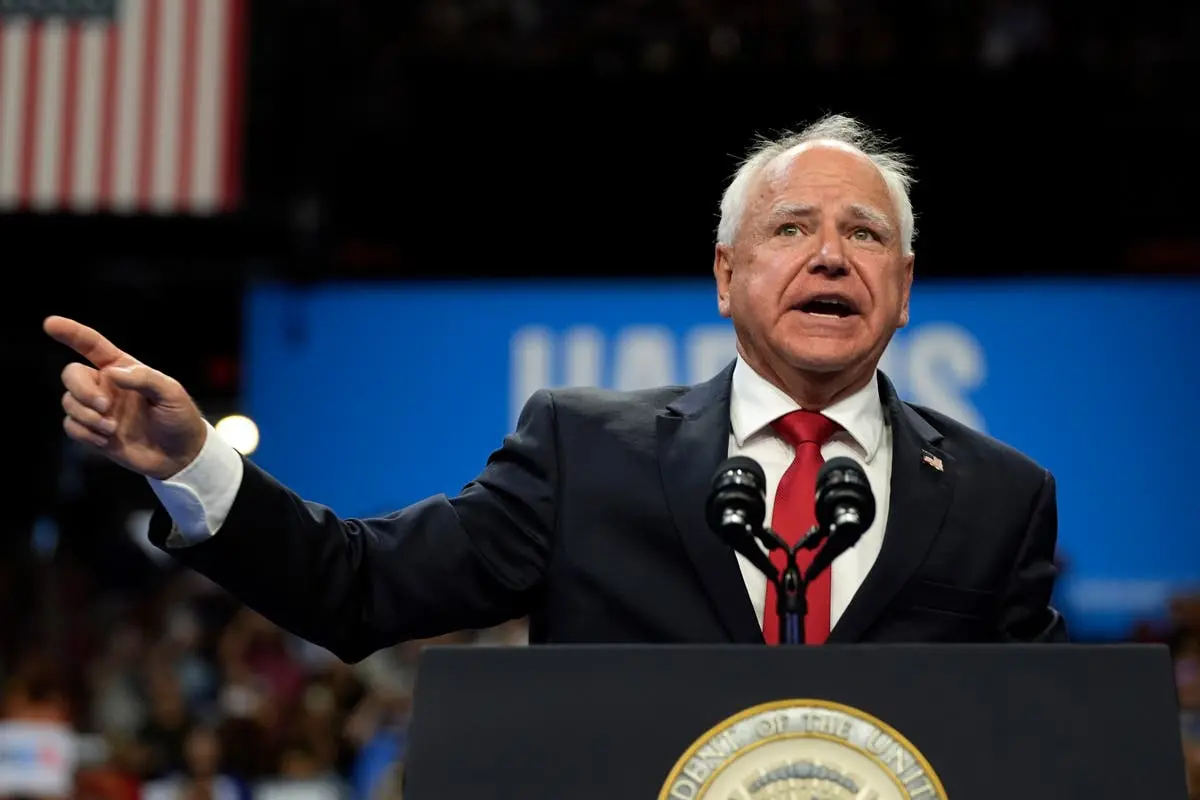 Walz asks crowd to picture Trump making a McFlurry in first solo speech