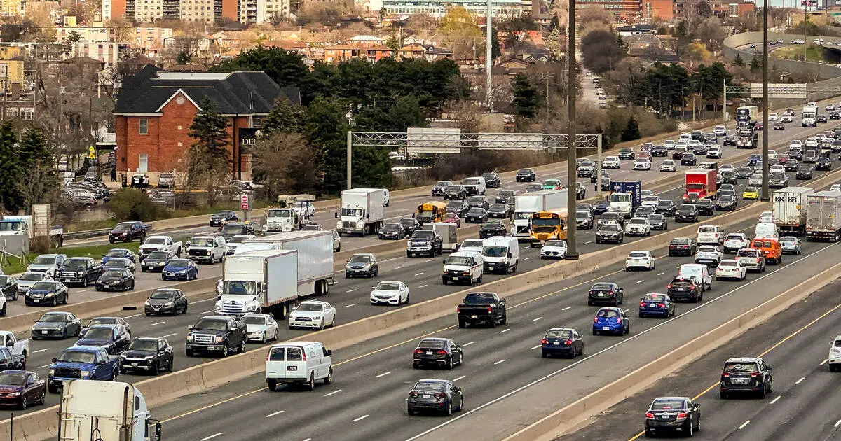 Ontario expects GTA traffic to get so bad that highways will crawl below 20 km/h