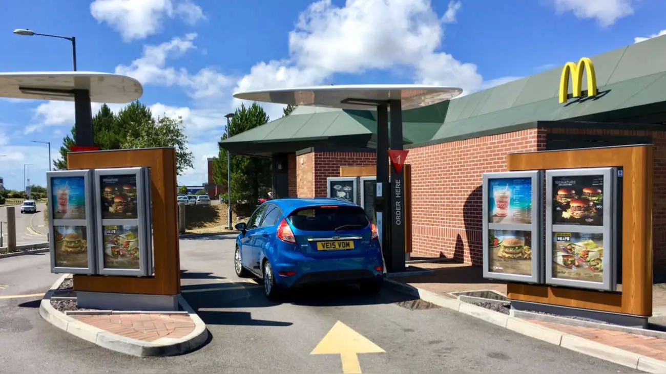 McDonald's pone fin al experimento de la IA en el autoservicio tras serie de pedidos erróneos