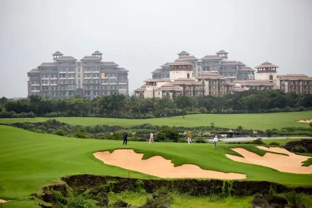 China continues war against golf, closes 111 courses