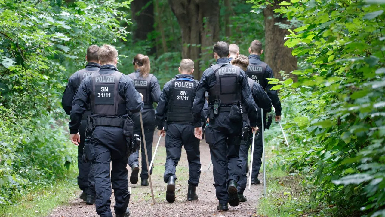 Chemnitz: Vorgetäuschter linker Angriff – Finger von Neonazi in Braunglas-Container gefunden