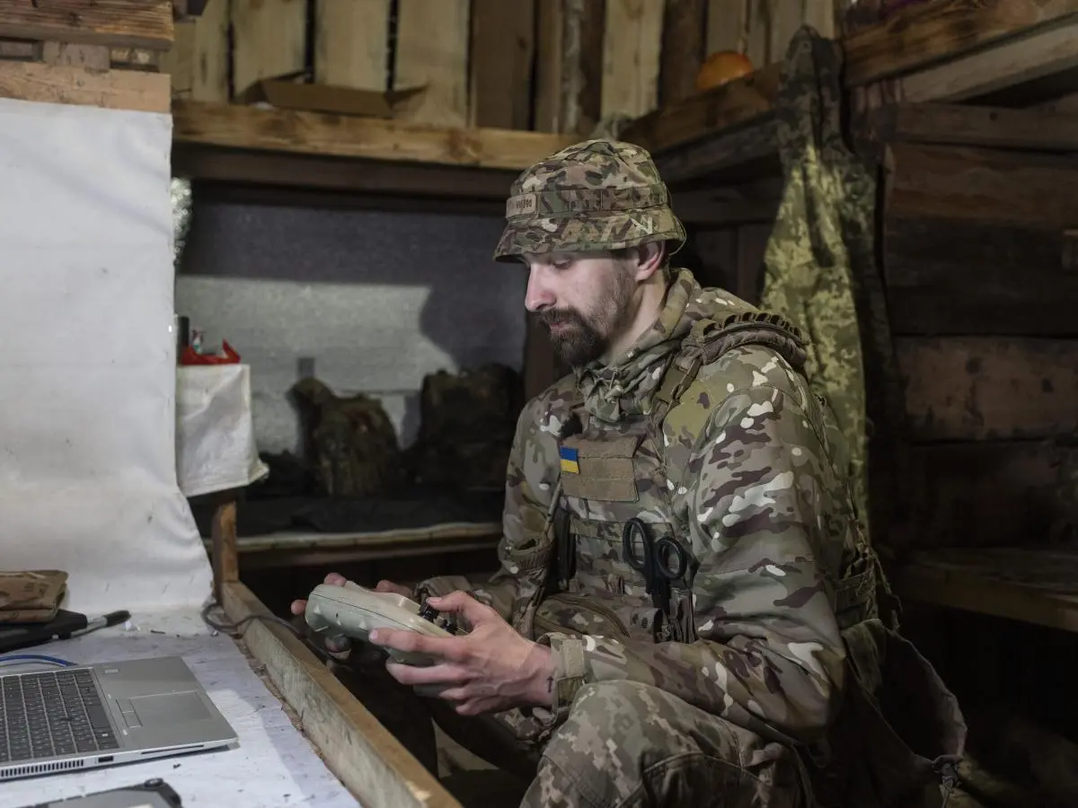 Ukraine is fielding machine-gun turrets remotely controlled by the Steam Deck video game system made for playing games like Halo