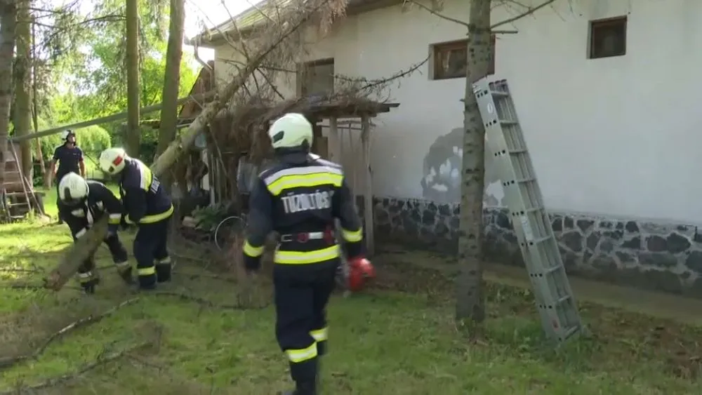 Heatwaves followed by storms and high winds across Europe