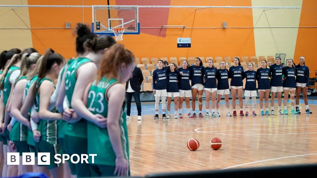 Ireland women's basketball team refuse to shake hands with Israel