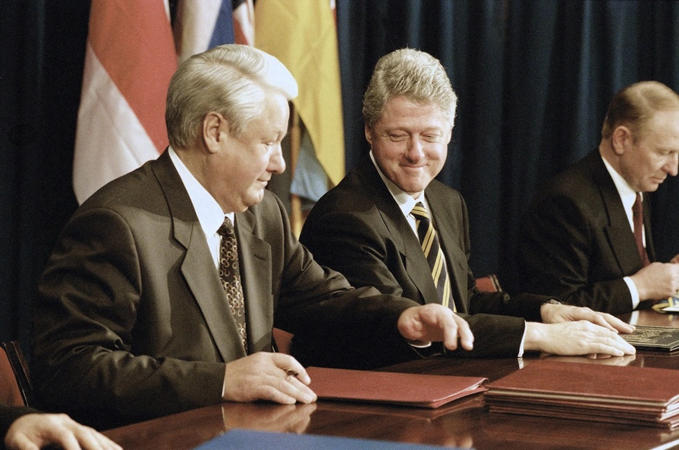 Documents reveal Clinton forced Yeltsin into signing NATO-Russia pact