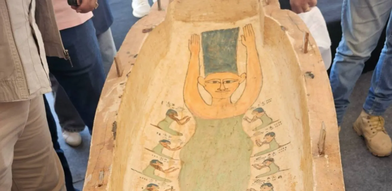 Image of Egyptian High Priest’s Daughter Likened to Marge Simpson