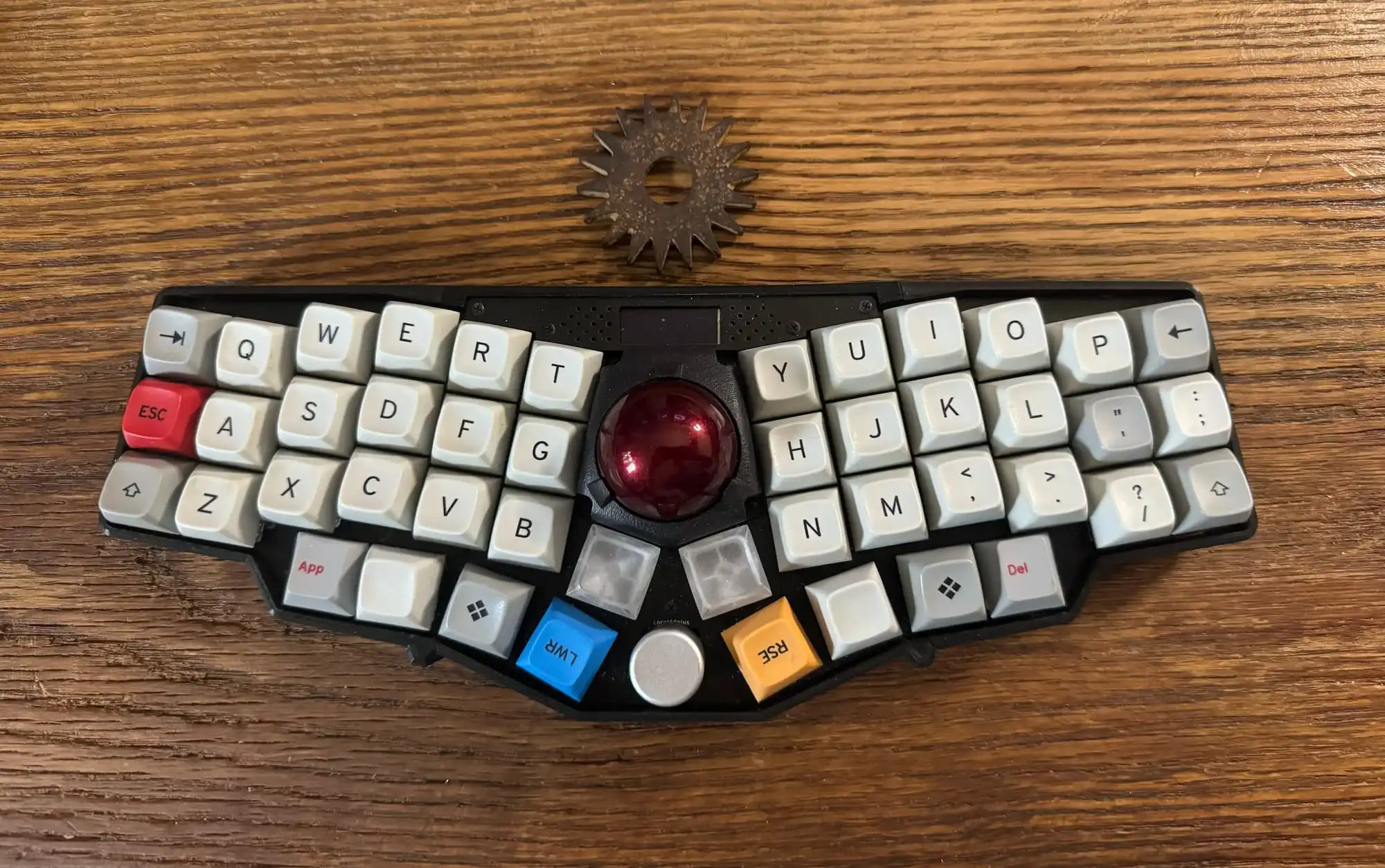 cocot46plus: A Corne-like unibody keyboard with trackball and encoder