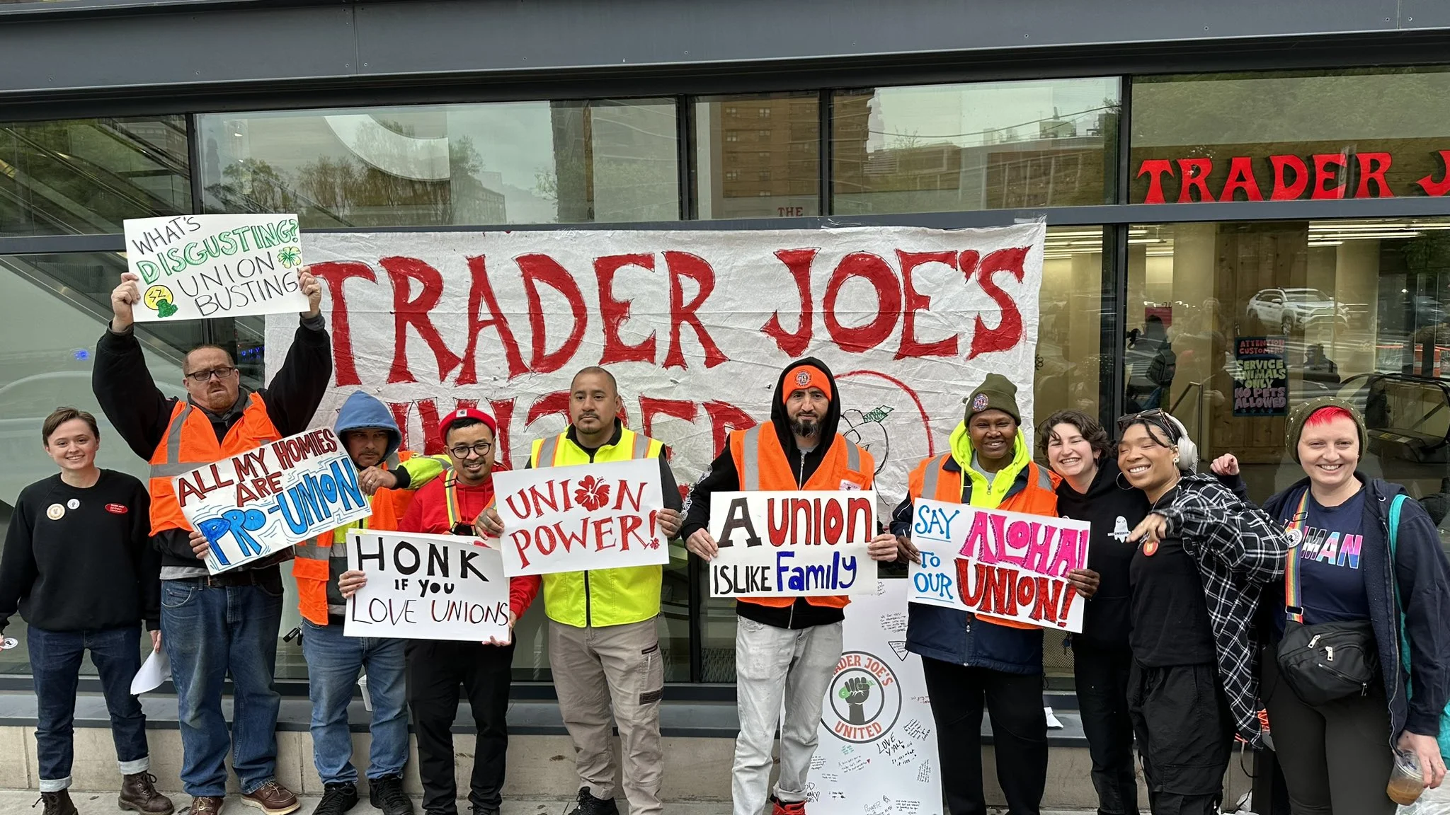 Tell Trader Joe’s: Stop union-busting!