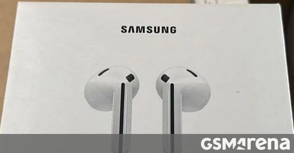 Samsung Galaxy Buds3 retail box leaks, new stem style design is confirmed