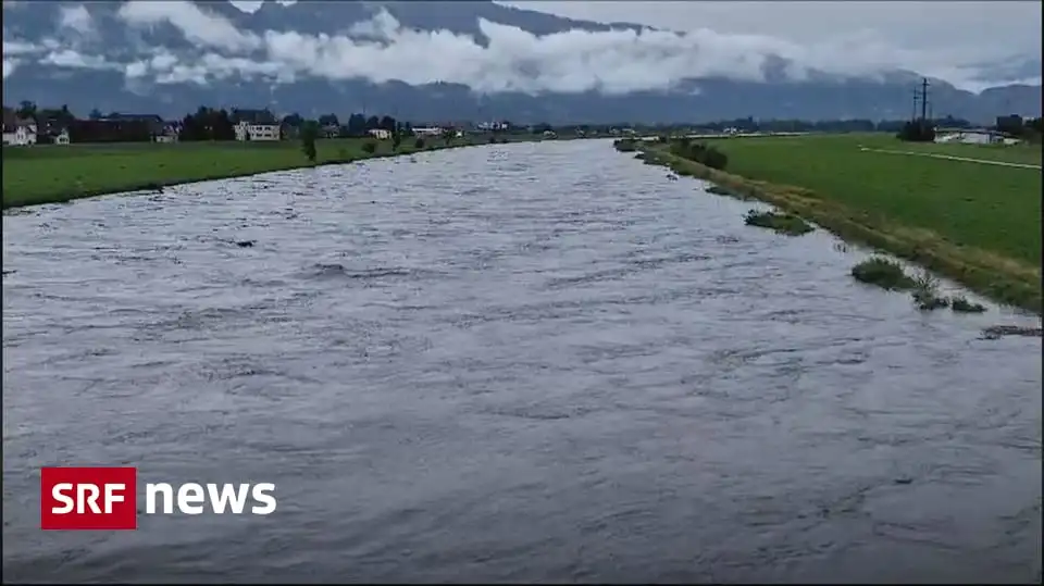 Starkregen und Hochwasser - Wassermassen bedrohen das Rheinvorland