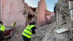 Passa de 800 o número de mortos após terremoto no Marrocos